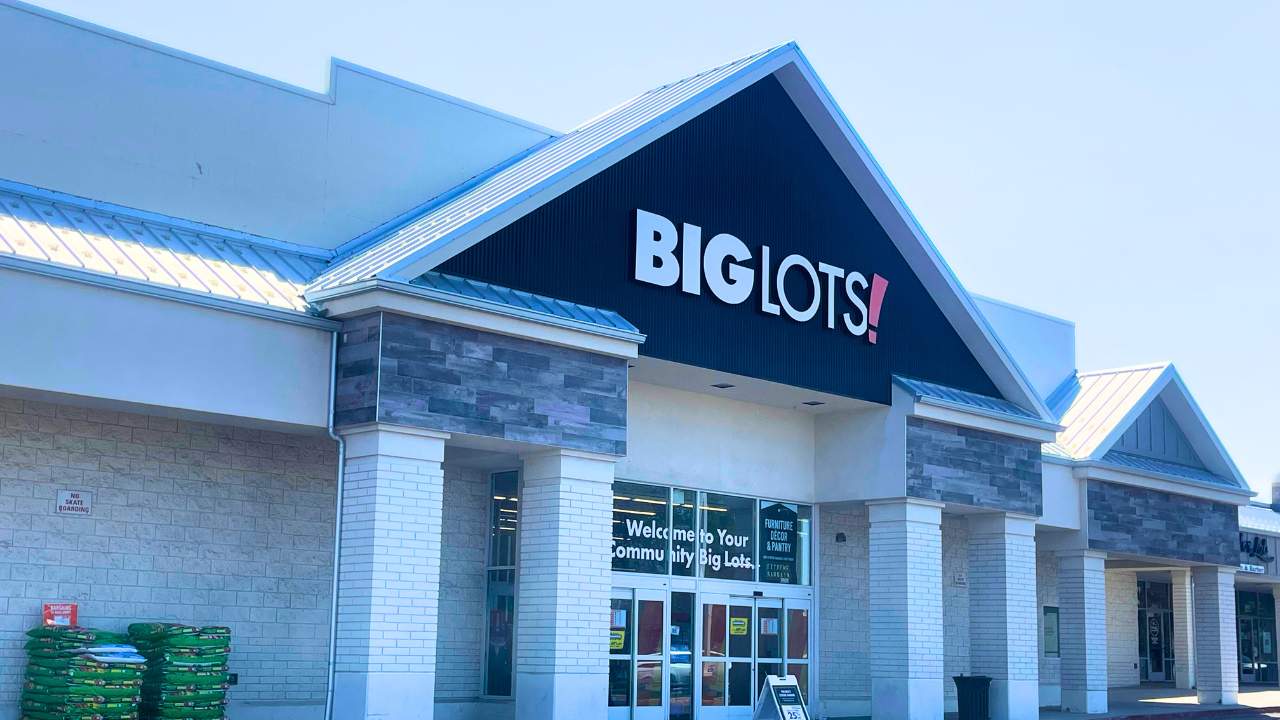 Front of Big Lots store