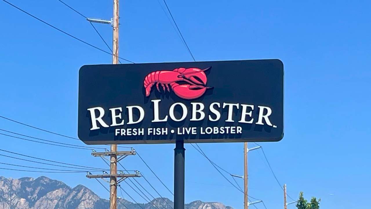 Red Lobster Restaurant street sign